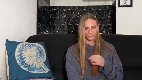 Snapshot of mi_chyort chatting on February 13, 5:20 pm Misha online show from February 13, 5:20 pm