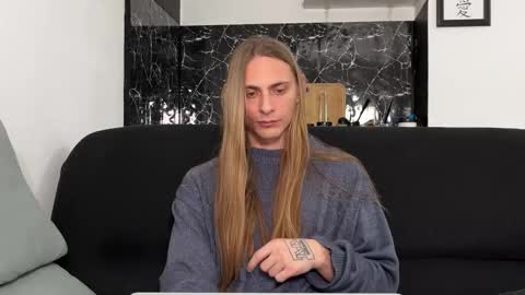 Snapshot of mi_chyort chatting on February 20, 5:35 pm Misha online show from February 20, 5:35 pm