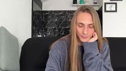 Snapshot of mi_chyort chatting on February 21, 1:01 pm Misha online show from February 21, 1:01 pm