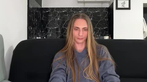 Snapshot of mi_chyort chatting on February 22, 7:01 pm Misha online show from February 22, 7:01 pm