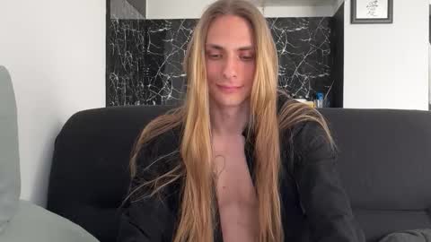 Snapshot of mi_chyort chatting on March 3, 3:18 pm Misha online show from March 3, 3:18 pm