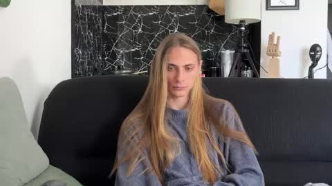 Snapshot of mi_chyort chatting on April 25, 2:25 pm Misha online show from April 25, 2:25 pm