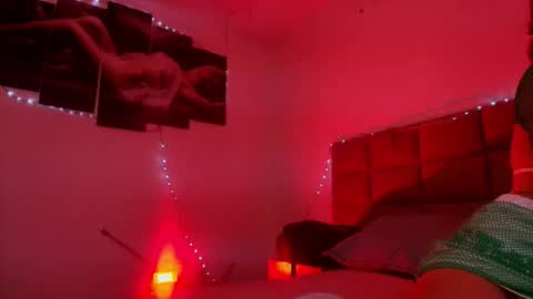 Emi online show from November 8, 7:12 pm