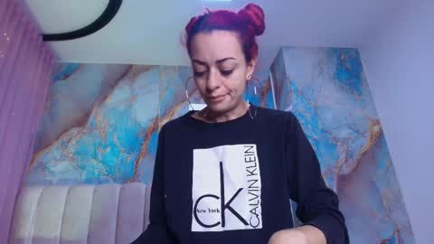 Emi online show from February 15, 7:21 pm