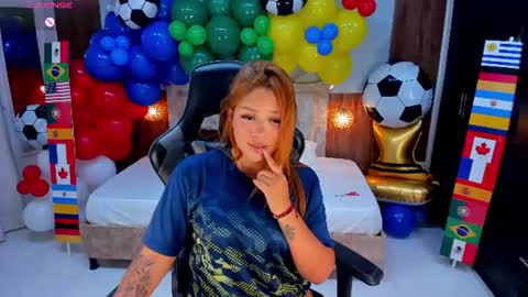 Violett online show from June 13, 9:02 pm