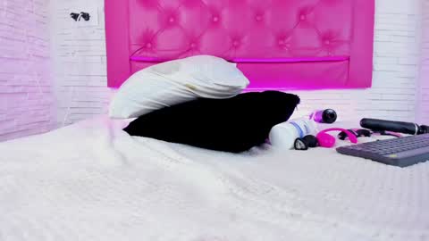 Mia Blonde online show from January 29, 11:25 pm