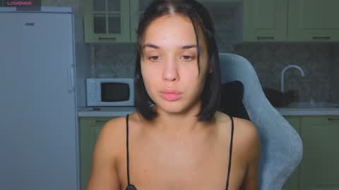 Mia online show from October 6, 1:58 am