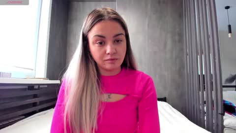 Mia online show from February 4, 3:56 am