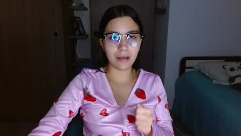 Mia online show from February 7, 3:54 am