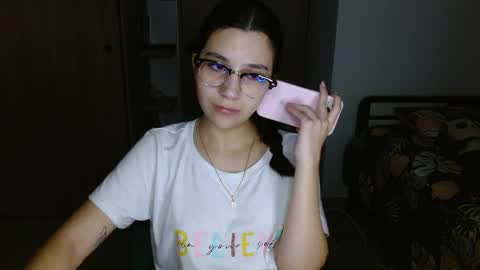 Snapshot of mia__lopez_ chatting on May 6, 4:41 am Mia online show from May 6, 4:41 am
