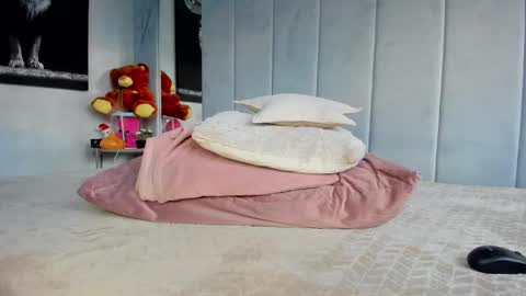 Mia  Milan online show from March 3, 5:20 am