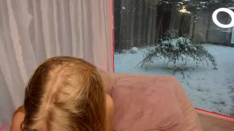 Mia  Milan online show from January 14, 7:03 am