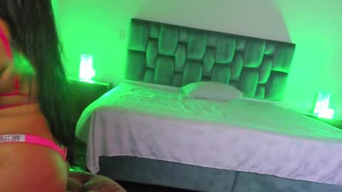 mia__velvet_ online show from April 25, 3:20 am