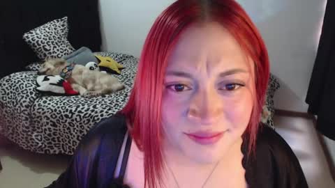 Snapshot of mia_adams_red chatting on May 5, 9:56 pm mia online show from May 5, 9:56 pm