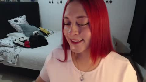 Snapshot of mia_adams_red chatting on May 27, 11:13 pm mia online show from May 27, 11:13 pm