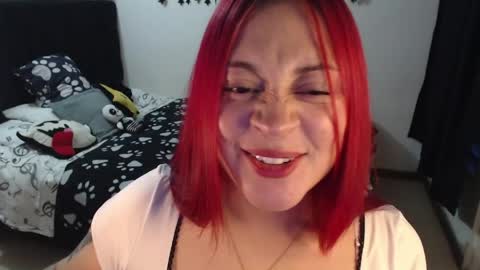 Snapshot of mia_adams_red chatting on June 8, 11:16 pm mia online show from June 8, 11:16 pm