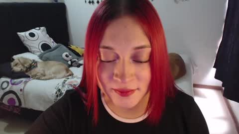 Snapshot of mia_adams_red chatting on June 14, 5:26 pm mia online show from June 14, 5:26 pm