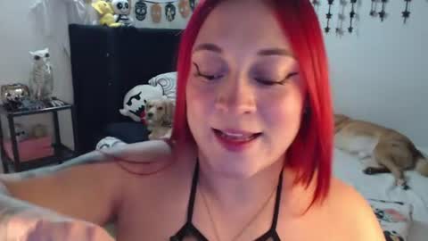 Snapshot of mia_adams_red chatting on July 30, 11:37 pm mia online show from July 30, 11:37 pm