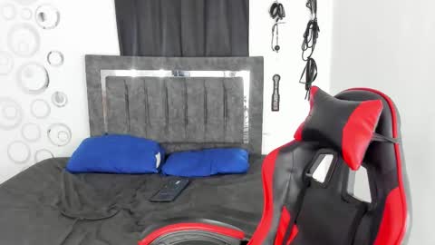 Mia and Kenai online show from November 25, 12:27 pm