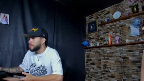 Mia and vincentt model indepent online show from October 28, 5:00 am