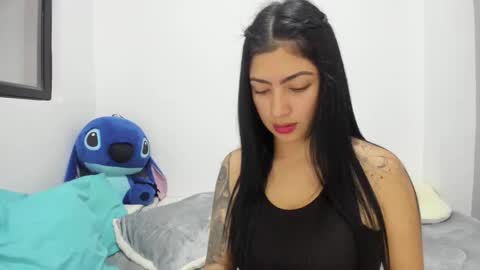 Snapshot of mia_belmonte chatting on December 17, 6:58 pm mia_belmonte online show from December 17, 6:58 pm