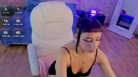 Snapshot of mia_bloom2 chatting on June 3, 7:44 am mia online show from June 3, 7:44 am