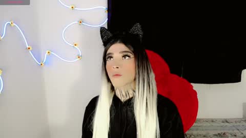 Snapshot of mia_califa_01 chatting on May 26, 4:19 am mia califa online show from May 26, 4:19 am