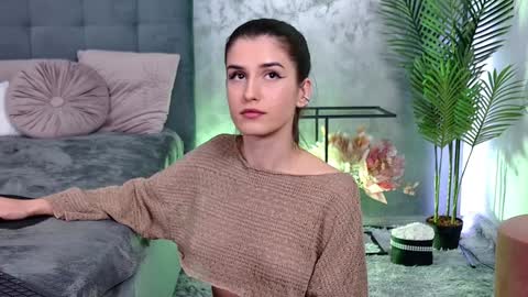 Freya Allen online show from January 13, 11:06 pm