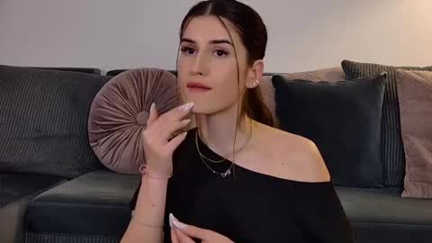 Freya Allen online show from March 15, 7:53 pm