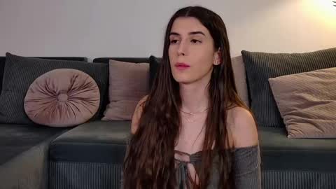 Freya Allen online show from April 21, 9:17 pm