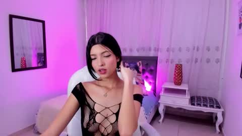 Mia online show from January 7, 8:33 pm