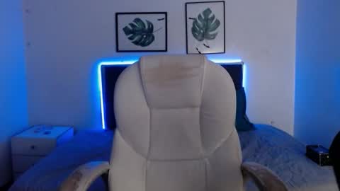 MIA online show from November 22, 2:32 am