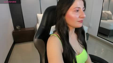 Snapshot of mia_collins96 chatting on May 20, 2:29 am M I A online show from May 20, 2:29 am