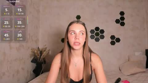 Snapshot of mia_com chatting on October 29, 2:19 pm Mia next stream Thursday 1400 UTC1 Friday 1400 UTC1 online show from October 29, 2:19 pm