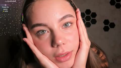 Snapshot of mia_com chatting on November 12, 2:39 pm Mia next stream Thursday 1400 UTC1 Friday 1400 UTC1 online show from November 12, 2:39 pm