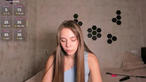 Snapshot of mia_com chatting on November 21, 1:32 pm Mia next stream Thursday 1400 UTC1 Friday 1400 UTC1 online show from November 21, 1:32 pm