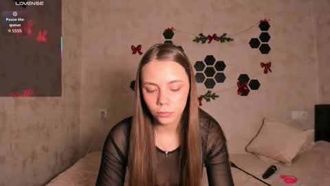 Mia  next stream Thursday 1400 UTC1 Friday 1400 UTC1 online show from January 5, 5:27 pm