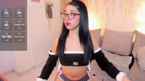 mia_corner online show from November 5, 2:39 pm