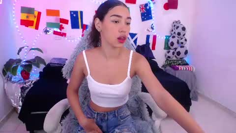 Snapshot of mia_cute_girl chatting on June 30, 1:12 pm mia_cute_girl online show from June 30, 1:12 pm