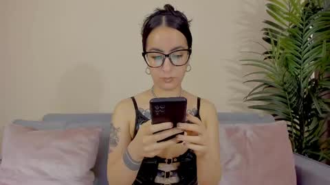 Sarah Luna online show from June 3, 2:19 pm