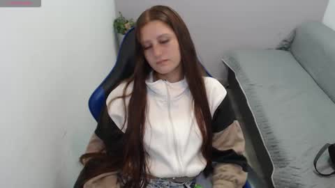 Snapshot of mia_diaz1 chatting on October 16, 1:23 pm Mia online show from October 16, 1:23 pm