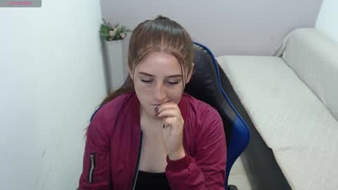 Snapshot of mia_diaz1 chatting on November 7, 1:22 pm Mia online show from November 7, 1:22 pm