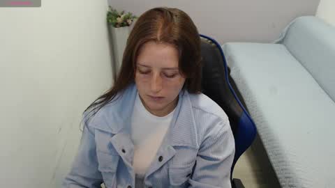 Snapshot of mia_diaz1 chatting on November 20, 1:44 pm Mia online show from November 20, 1:44 pm