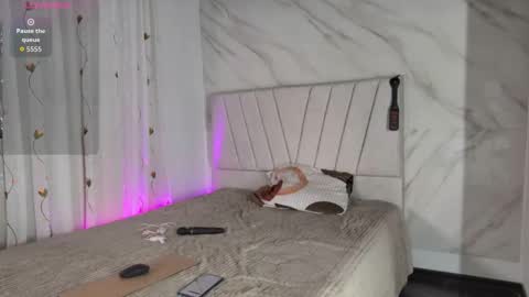 Snapshot of mia_elan__ chatting on November 21, 10:08 pm mia elan online show from November 21, 10:08 pm