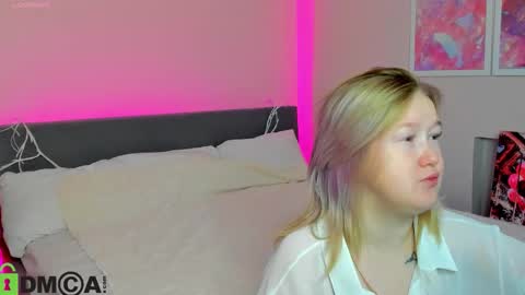 Mia online show from October 13, 2:44 am