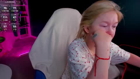 Mia online show from March 14, 3:01 am