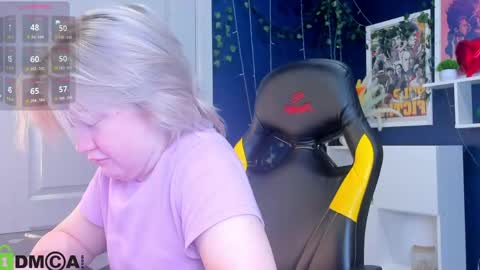 Snapshot of mia_ferd chatting on May 14, 3:13 am Mia online show from May 14, 3:13 am