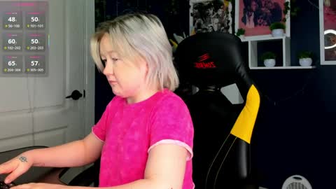 Snapshot of mia_ferd chatting on June 8, 3:07 am Mia online show from June 8, 3:07 am