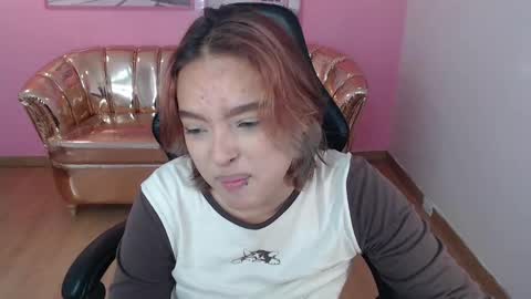 Snapshot of mia_foster_t chatting on October 22, 1:33 pm Mia online show from October 22, 1:33 pm