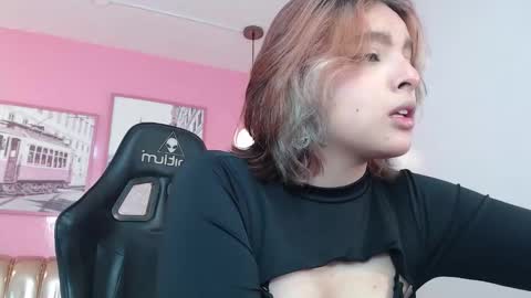 Snapshot of mia_foster_t chatting on October 23, 12:48 pm Mia online show from October 23, 12:48 pm